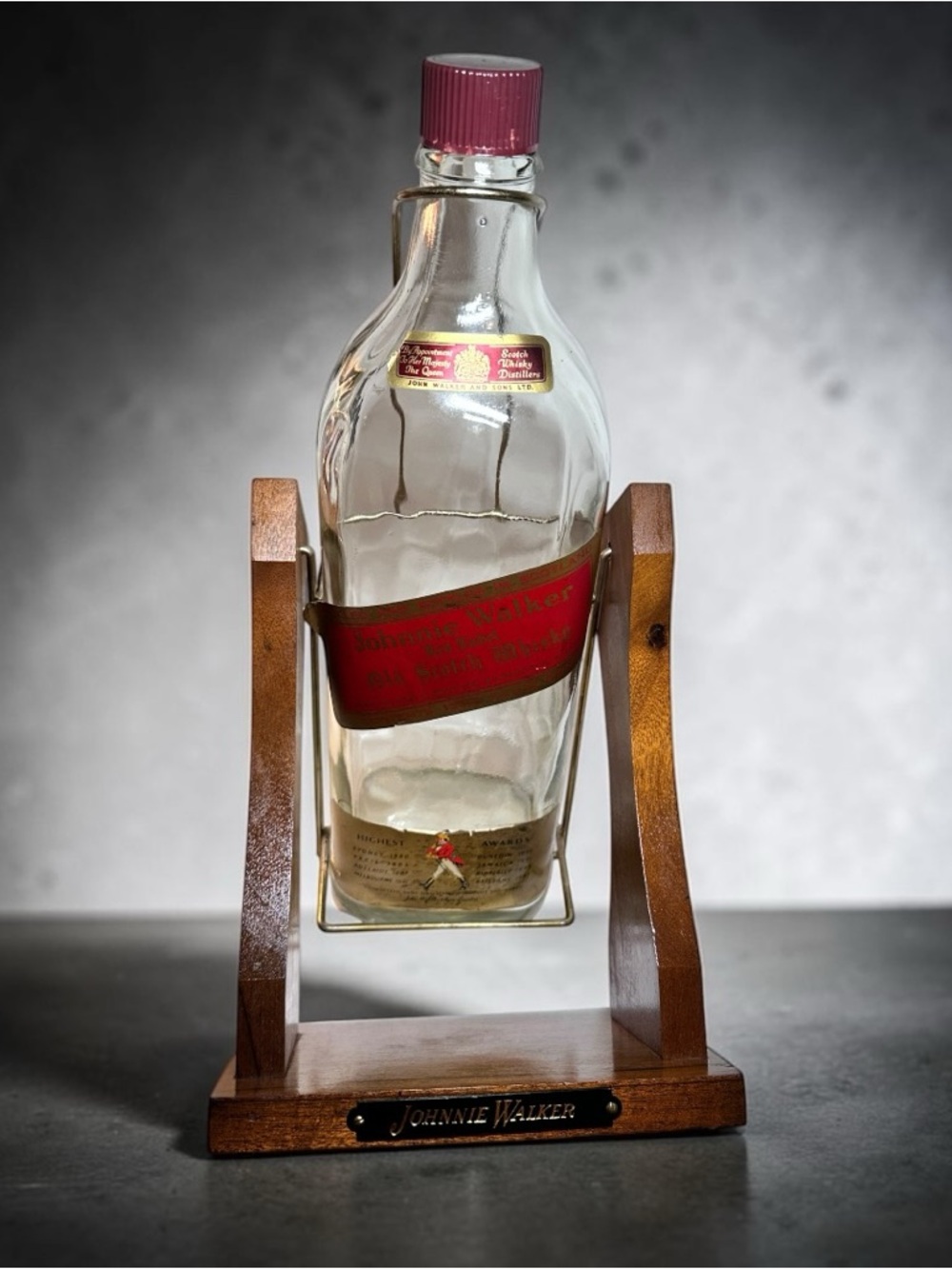 VINTAGE ** Johnnie Walker Red Label 133 1/3 oz ** Bottle & Cradle Stand